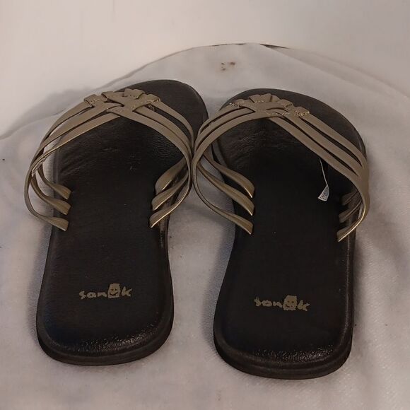 Sanuk Gold Metalic Thong Sandals - Picture 3 of 6